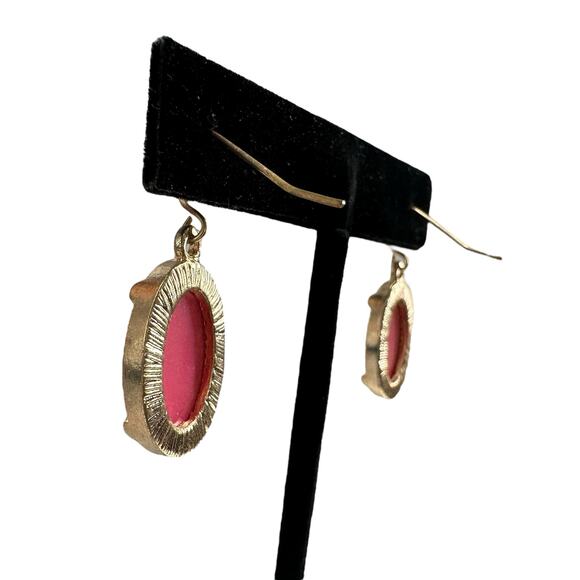Vintage 90s Pink Plastic Gold Tone Hook Drop Earrings Mod Glam Retro - Picture 4 of 4